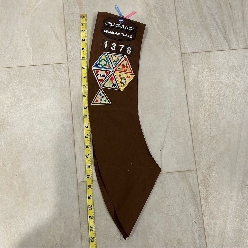 Girls Scout brown sash. Size regular - Picture 6 of 8